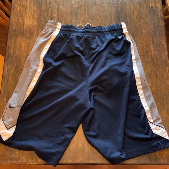 Nike Dri-Fit Basket-Ball Shorts XL - Picture 2 of 9